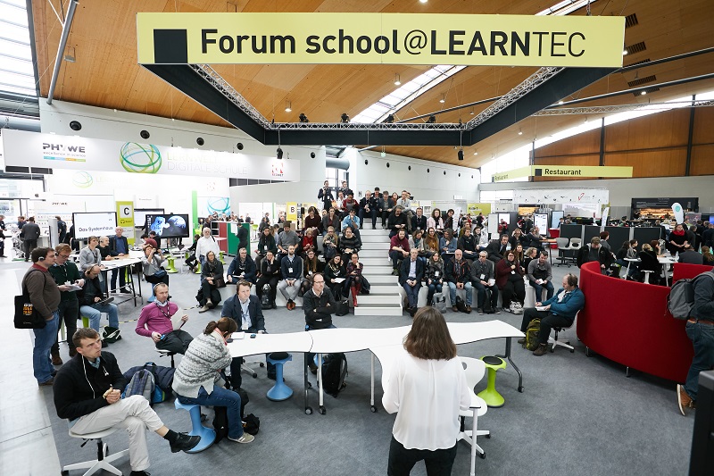 Blick in die Veranstaltungshalle der LEARNTEC 2019 - Copyright:  © Messe Karlsruhe/Behrendt und Rausch