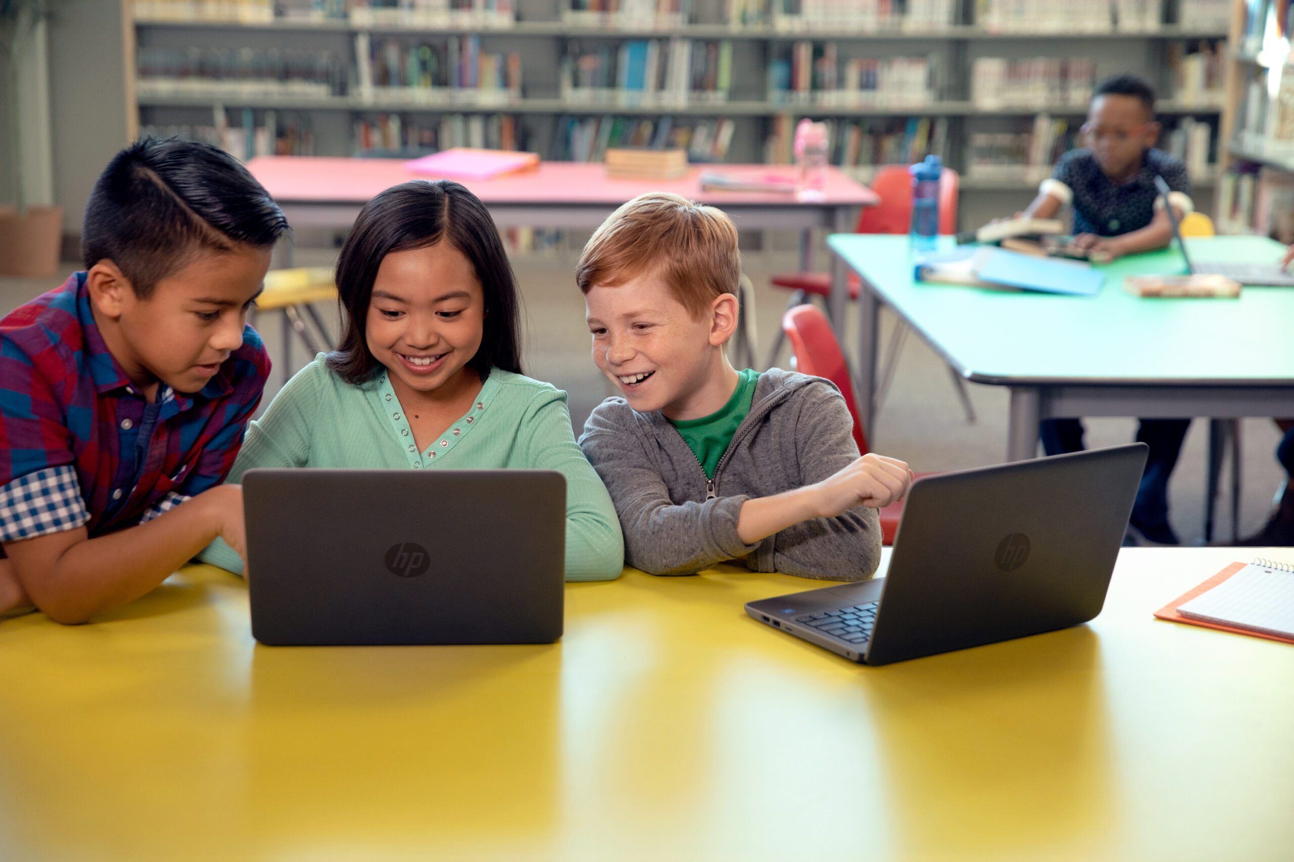 EDU20_K12_student_device_002