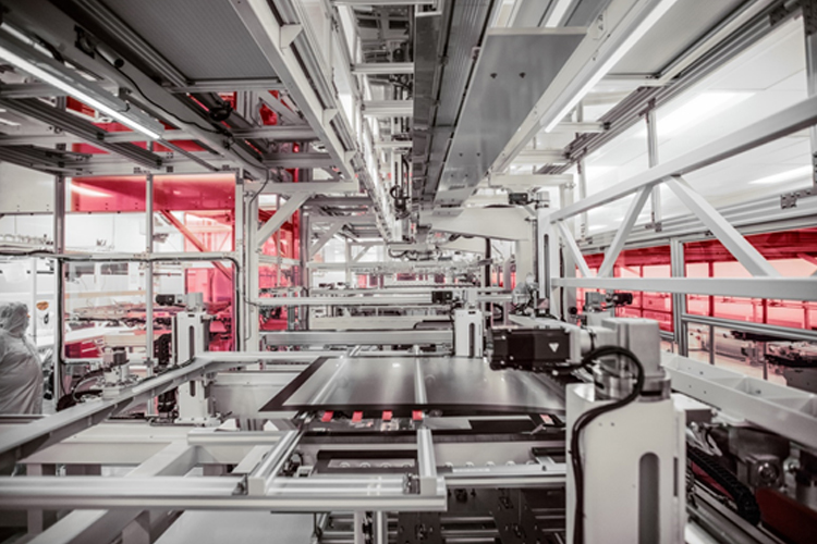 電子工場の製造ラインの産業用ツール