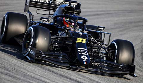 A Formular 1 car in motion