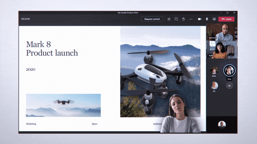 An animated image of Teams Custom layouts.