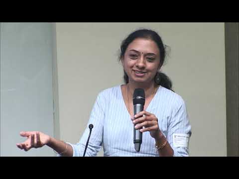 Natalie Toro posing for the camera