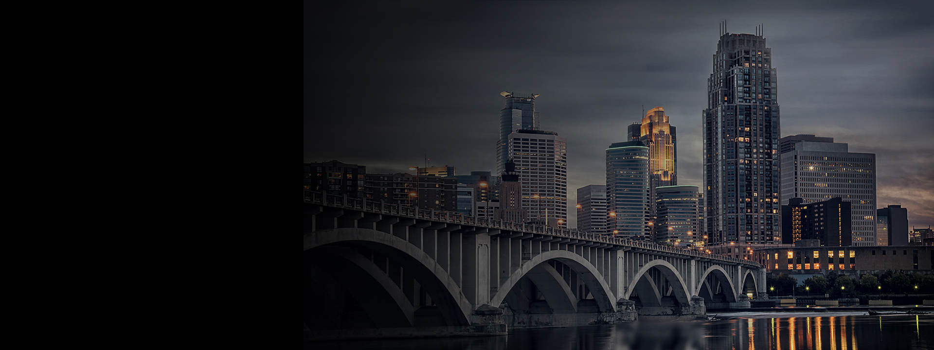 City view of Minneapolis by the 3rd Avenue Bridge