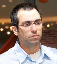 Ishai Menache的肖像