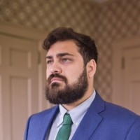 Portrait of Ian Drosos