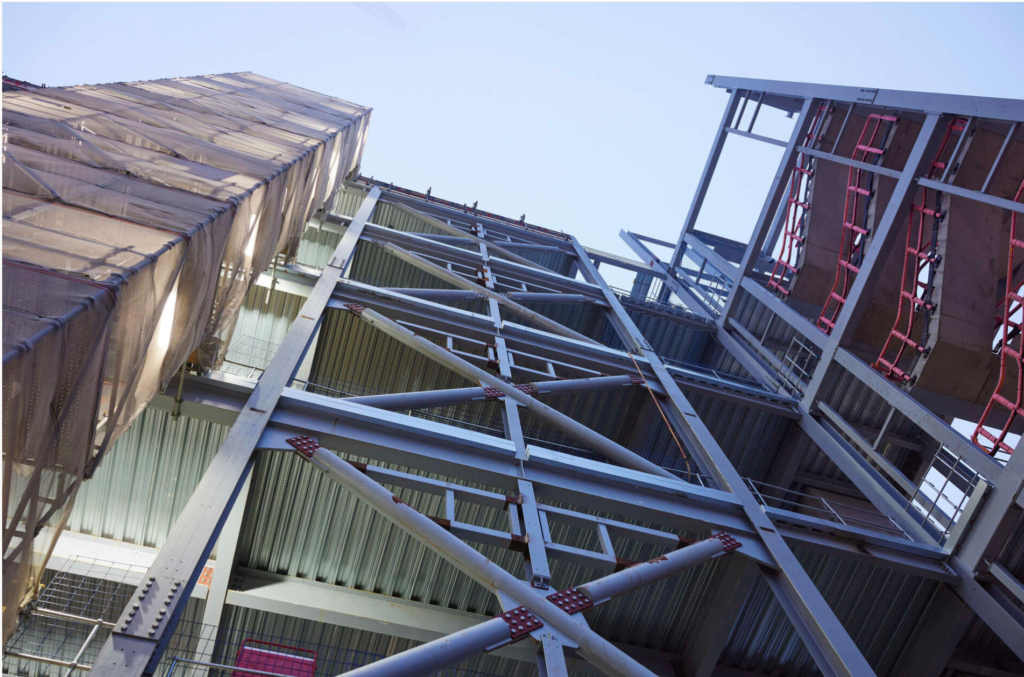 Image of the datacenter site under construction.