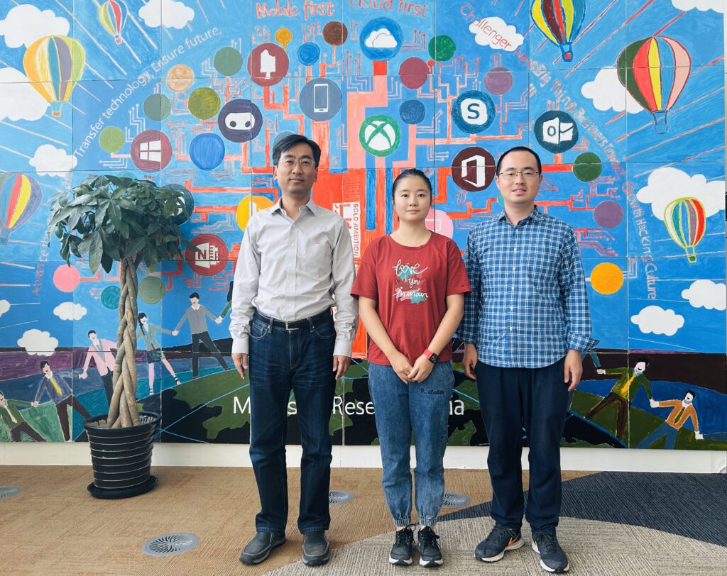 婧玮(中)与 mentor 谢幸(左)、吴方照(右)的合照