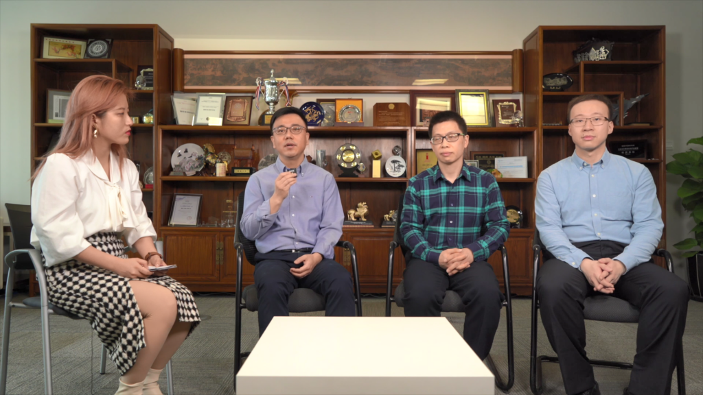 对谈嘉宾: 微软亚洲研究院副院长刘铁岩(左二),微软亚洲研究院首席研究员邵斌(右二),微软亚洲研究院主管研究员王童(右一)