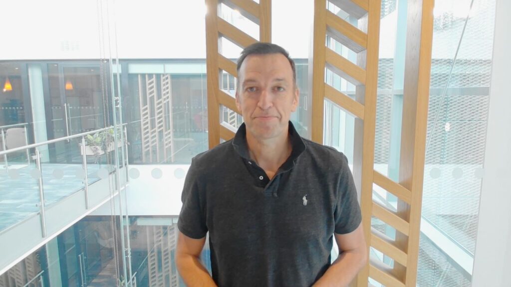 Video: Disrupting the AI infrastructure with MicroLEDs | Paolo Costa