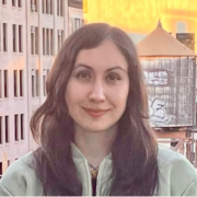 Portrait de Ida Momennejad