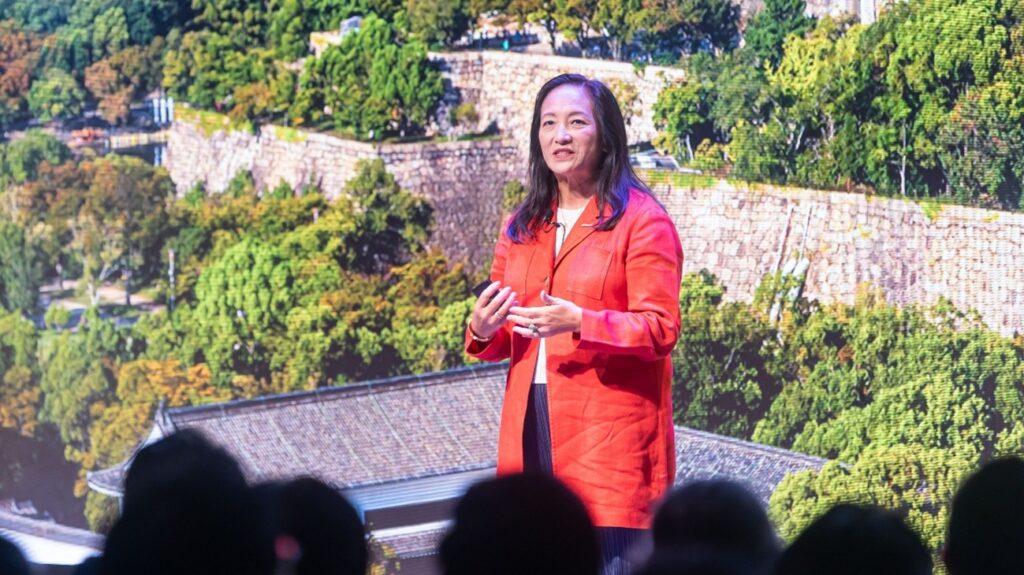 日本マイクロソフト株式会社 代表取締役 社長 津坂 美樹